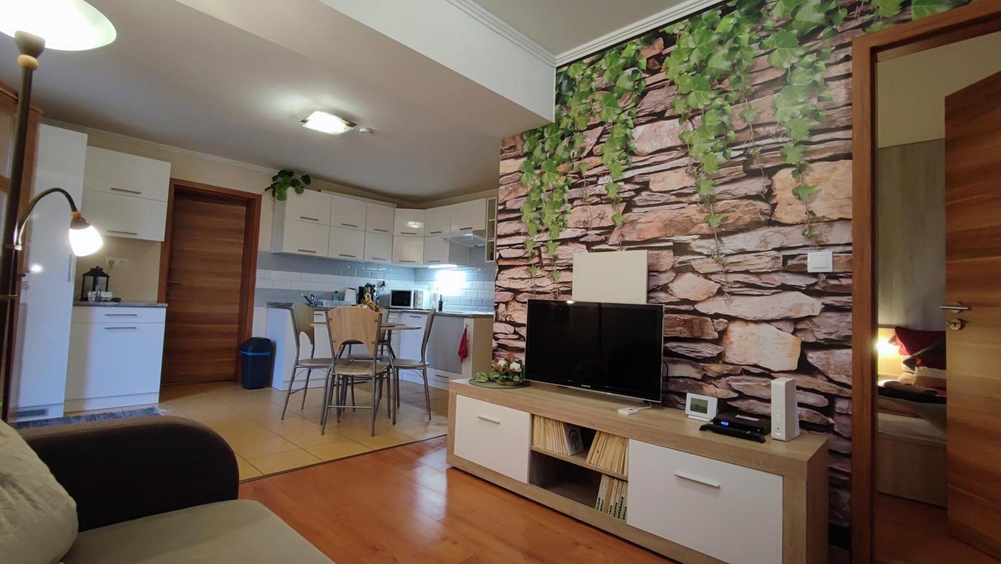 Limonade Apartman Ac Agard Elmenyfuerdo Mellett Gardony Exterior photo