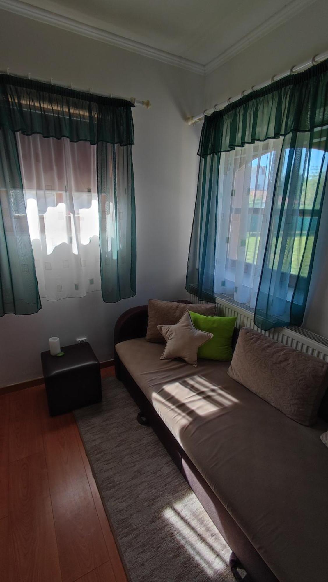Limonade Apartman Ac Agard Elmenyfuerdo Mellett Gardony Exterior photo