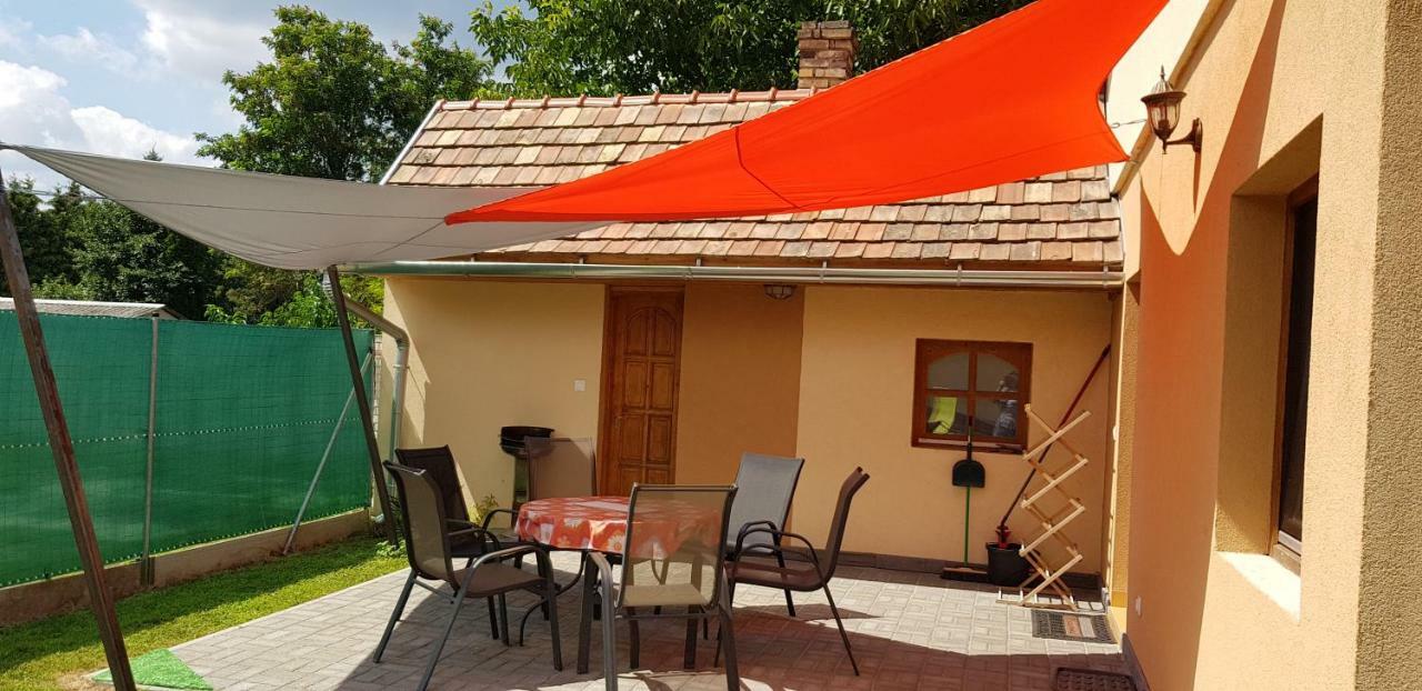 Limonade Apartman Ac Agard Elmenyfuerdo Mellett Gardony Exterior photo